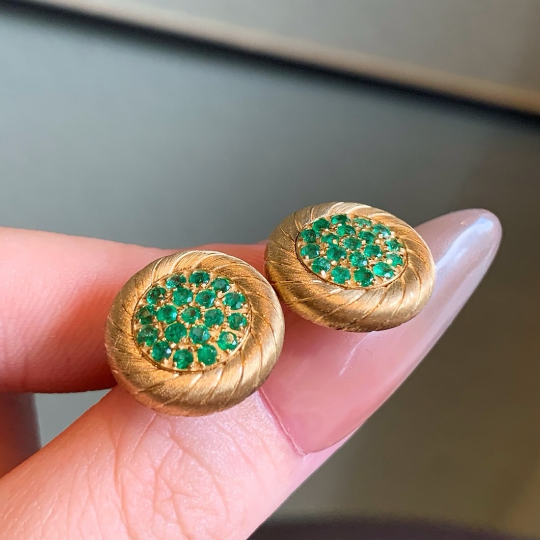 14k Gold 0.8 Ct Natural Emerald Earrings - 6