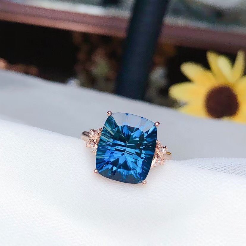 14k Gold 6.80 Ct Natural Topaz & Diamond Ring - 2