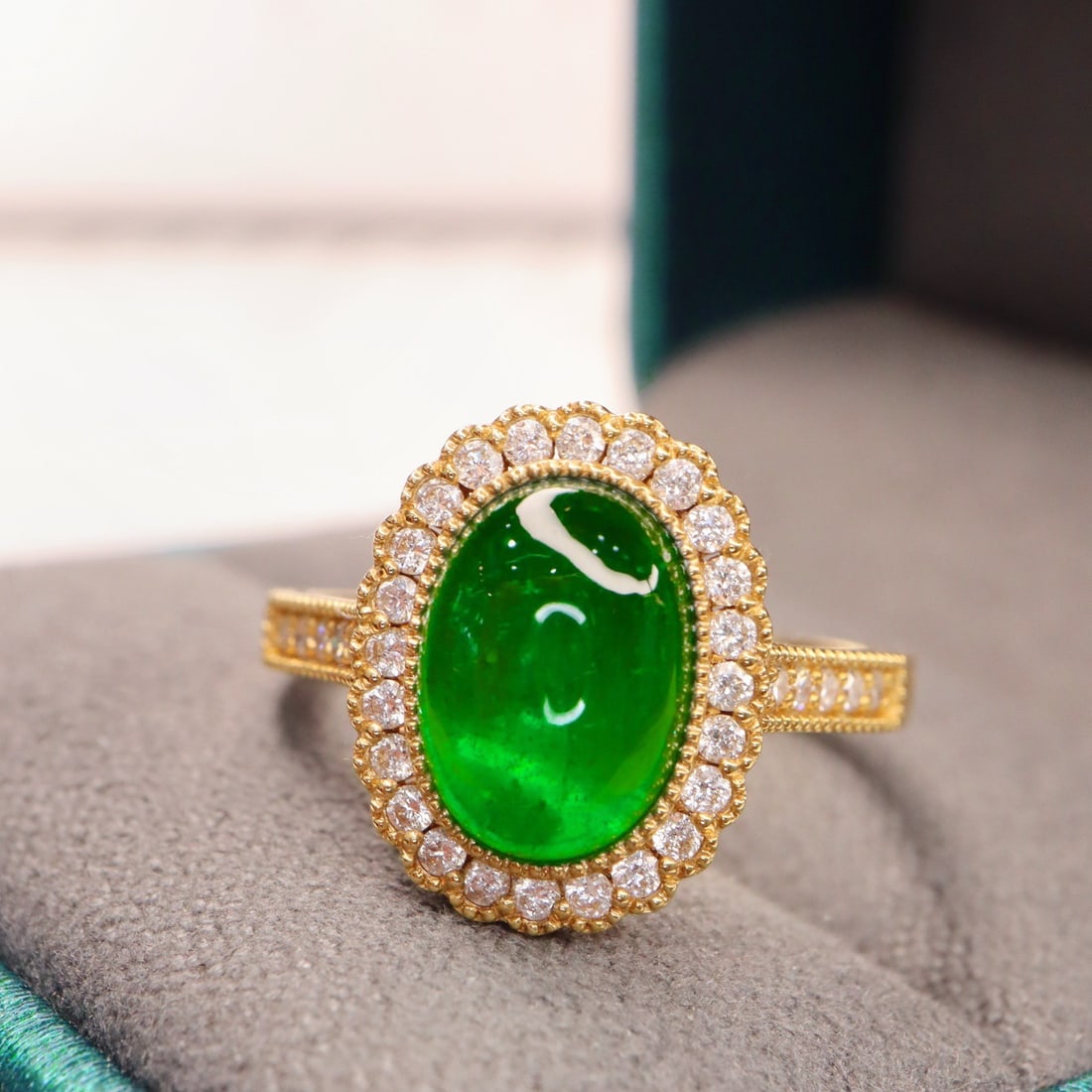 14k Gold 2.80 Ctw Vivid Green Natural Emerald & Diamond Ring: Ref:231132302 // gold content:14k gold // ring size:7. 25us // // main gemstone:emerald // shape:oval // carat weight:2. 48ct // color:vivid green // treatment:natural // // adjacent gemstone 2 :