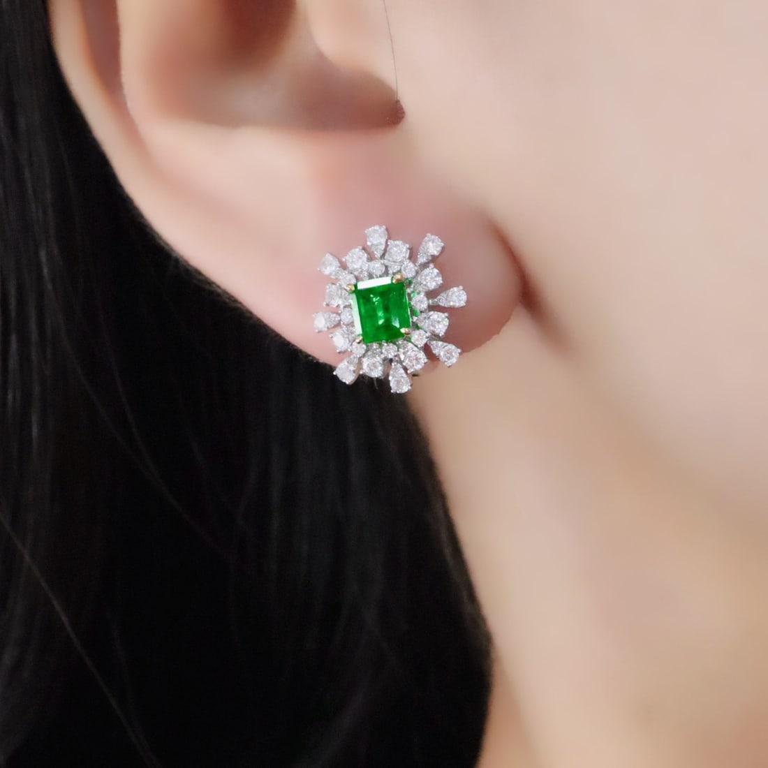 14k Gold 1.83 Ctw Vivid Green Natural Emerald & Diamond Earrings - 5