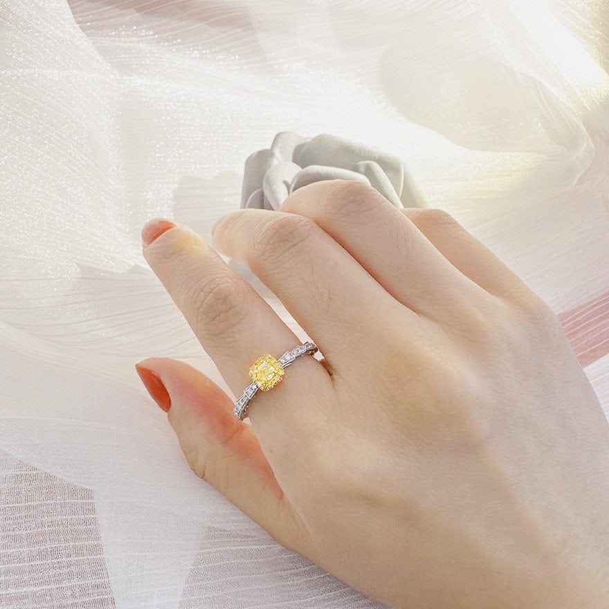 14k Gold 0.42 Ct Natural Color Diamond Ring - 6