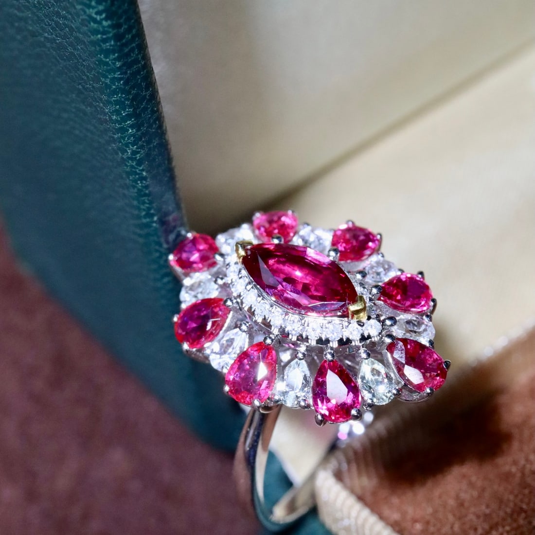 14k Gold 0.86 Ctw Natural Ruby & Diamond Ring - 3