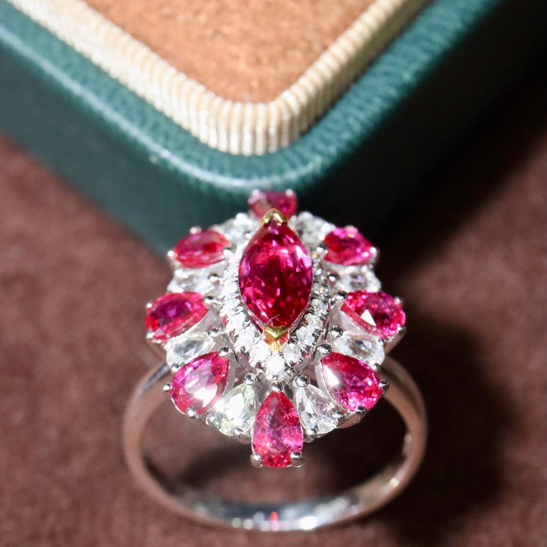 14k Gold 0.86 Ctw Natural Ruby & Diamond Ring - 4