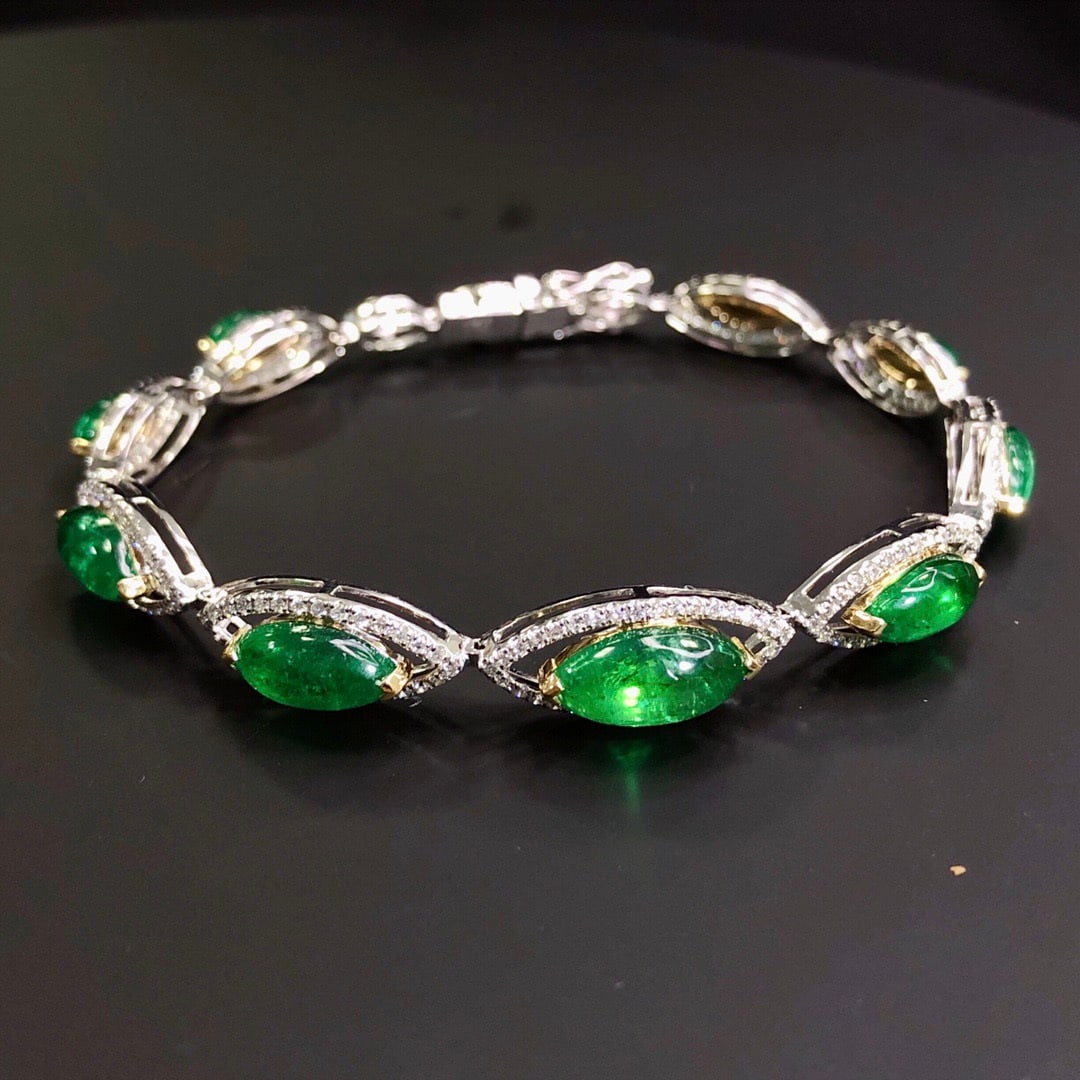 14k Gold 10.74 Ctw Vivid Green Natural Emerald & Diamond Bracelet - 2
