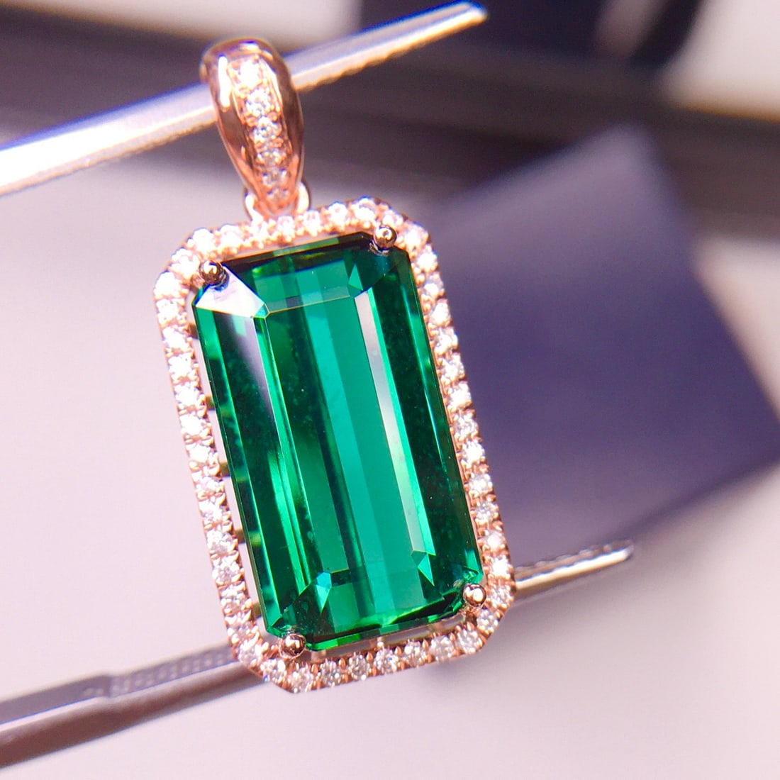 14k Gold 6.1 Ct Natural Tourmaline & Diamond Pendant( Without Chain ): Ref:231132349 // gold content:14k gold // main gemstone:tourmaline // shape:octagonal // carat weight:6. 1ct // color:green // treatment:natural // // adjacent gemstone 2 : diamond // shape:round // c