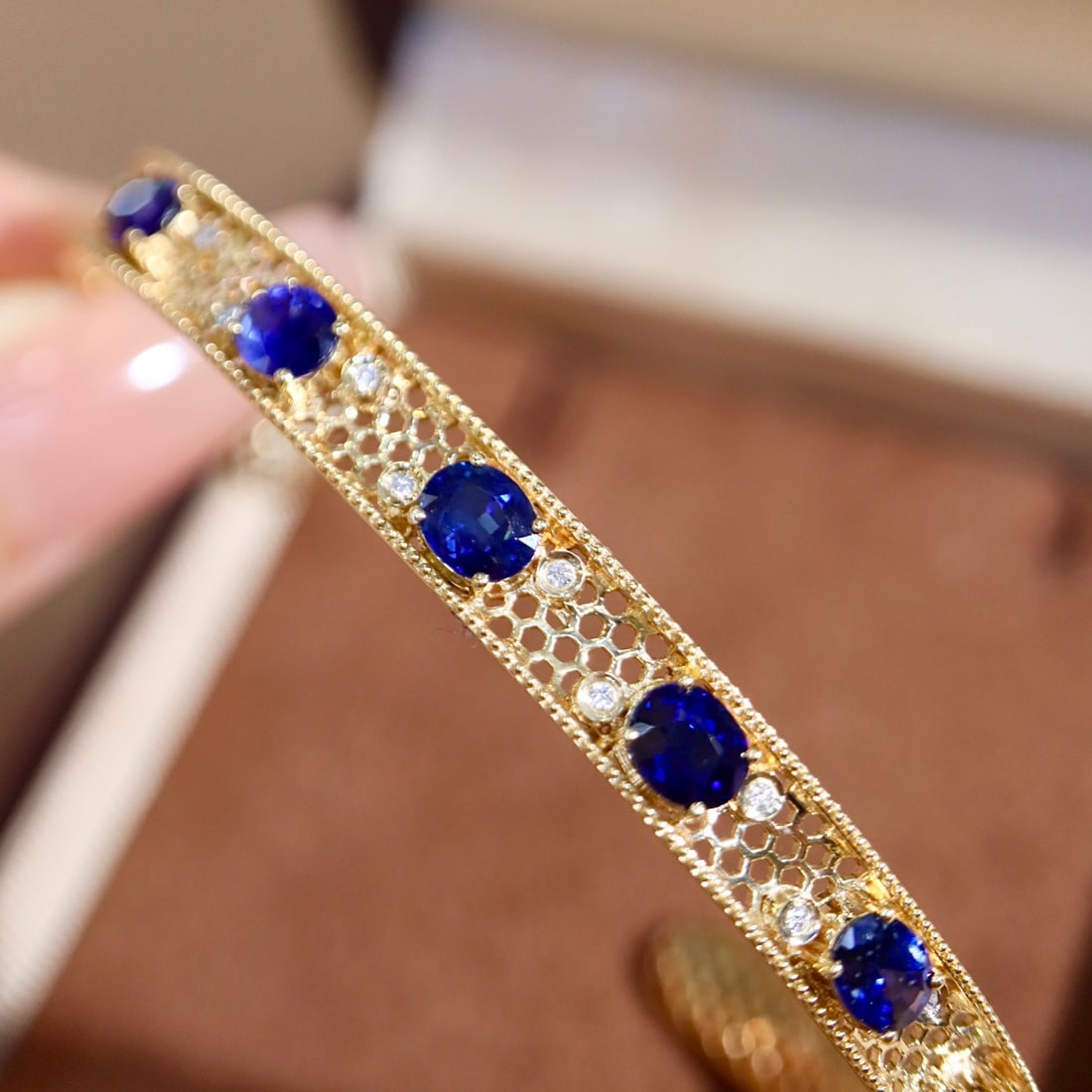 14k Gold 3.39 Ctw Natural Sapphire & Diamond Bangle - 8