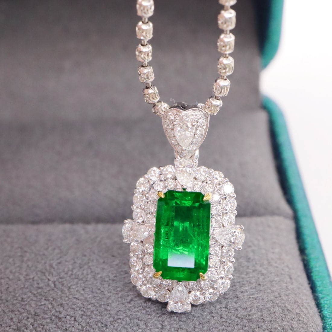 14k Gold 2.11 Ctw Vivid Green Natural Emerald & Diamond Pendant( Without Chain ) - 3