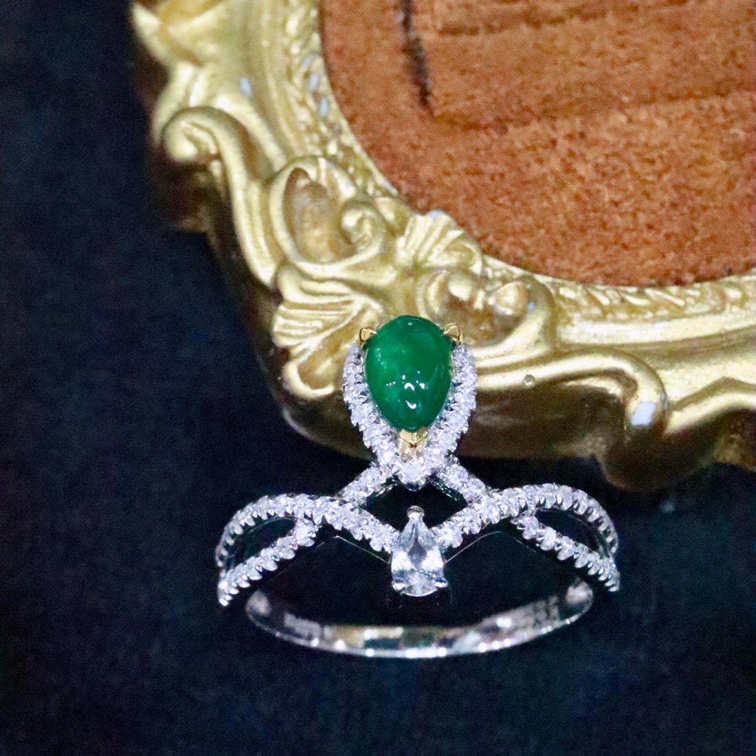 14k Gold 0.81 Ctw Natural Emerald & Diamond Ring - 4