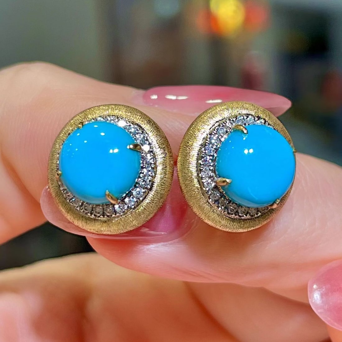 14k Gold 4.27 Ctw Natural Blue Turquoise & Diamond Earrings: Ref:231132411 // gold content:14k gold // main gemstone:blue turquoise // shape:round // carat weight:4. 03ct // color:blue // treatment:natural // cut grade:g // // adjacent gemstone 2 : diamond