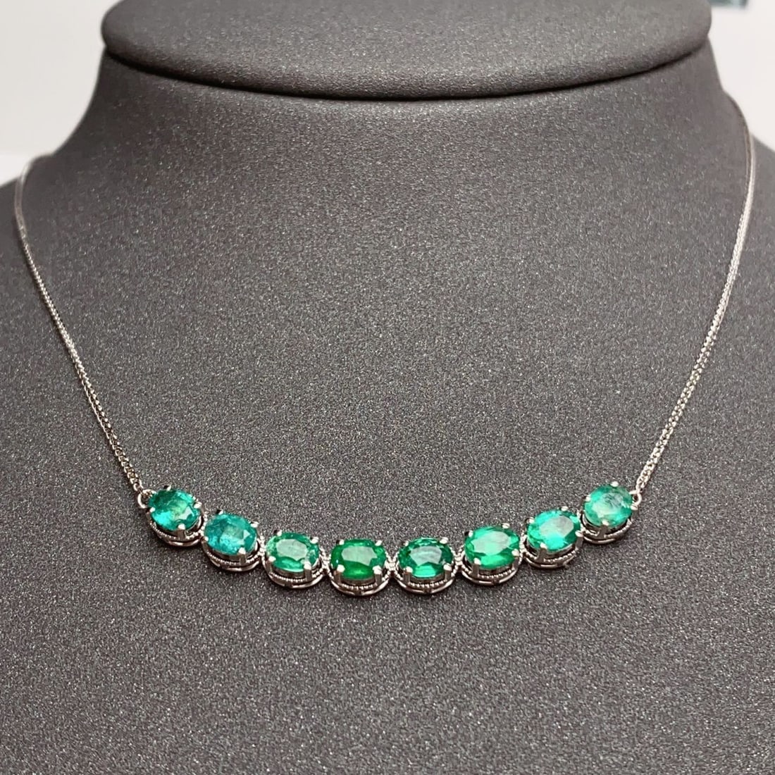 14k Gold 2.20 Ct Natural Emerald Bracelet: Ref:231132422 // gold content:14k gold // main gemstone:emerald // shape:oval // carat weight:2. 20ct // color:green // treatment:natural // Condition: NewLow Estimate: 4000.00High Estimate: 5900.00