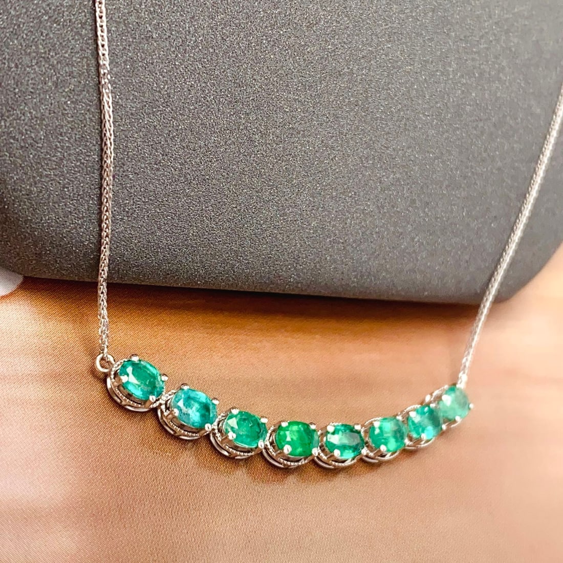 14k Gold 2.20 Ct Natural Emerald Bracelet - 4