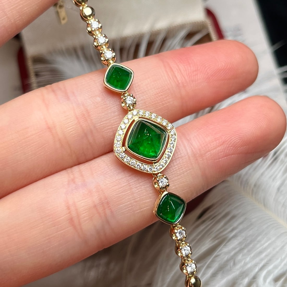 14k Gold 2.87 Ctw Vivid Green Natural Emerald & Diamond Bracelet - 5