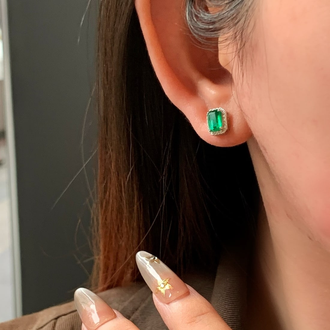 14k Gold 1.55 Ctw Natural Emerald & Diamond Earrings - 3