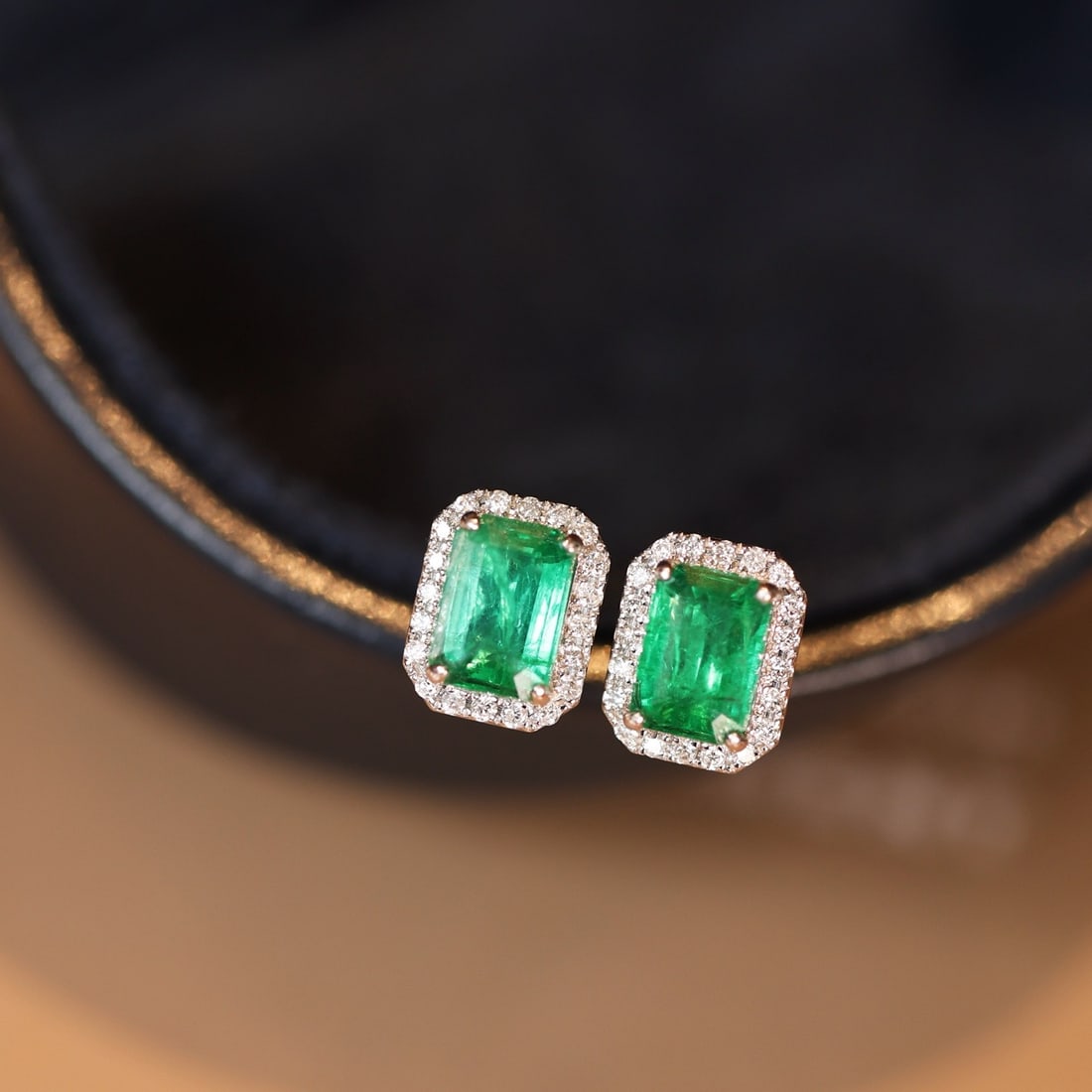 14k Gold 1.55 Ctw Natural Emerald & Diamond Earrings - 4