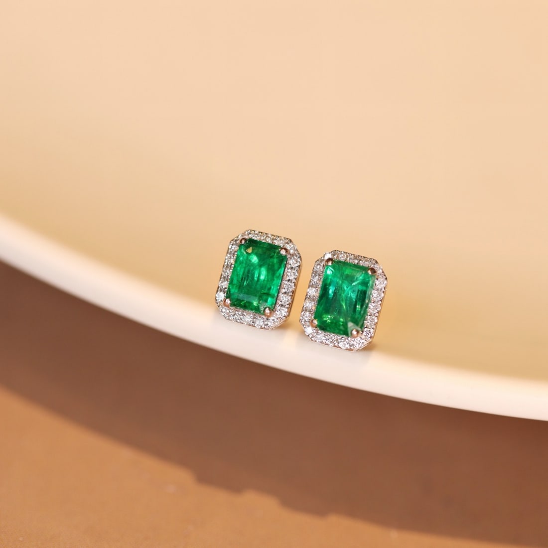 14k Gold 1.55 Ctw Natural Emerald & Diamond Earrings - 6
