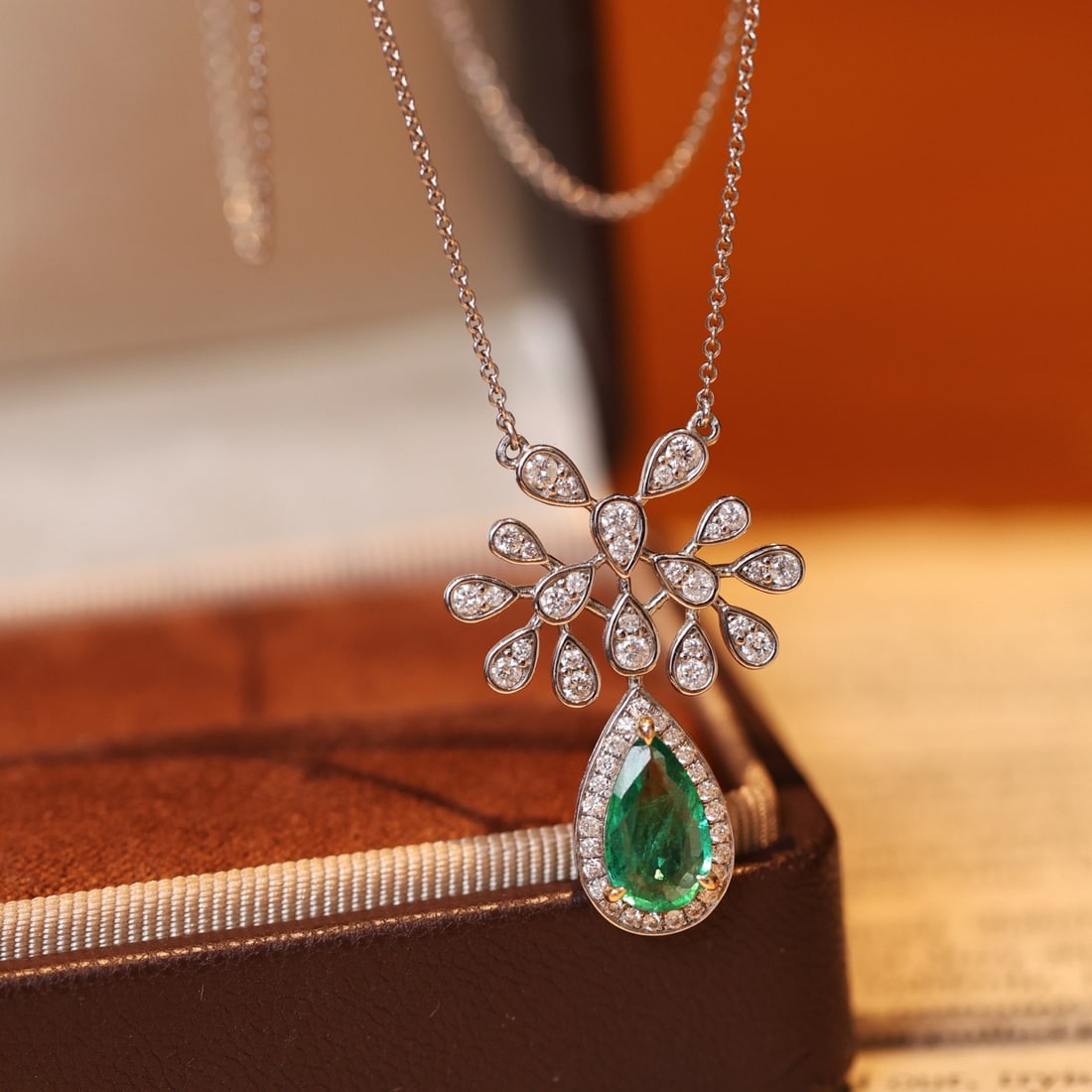 14k Gold 2.01 Ctw Natural Emerald & Diamond Necklace - 2