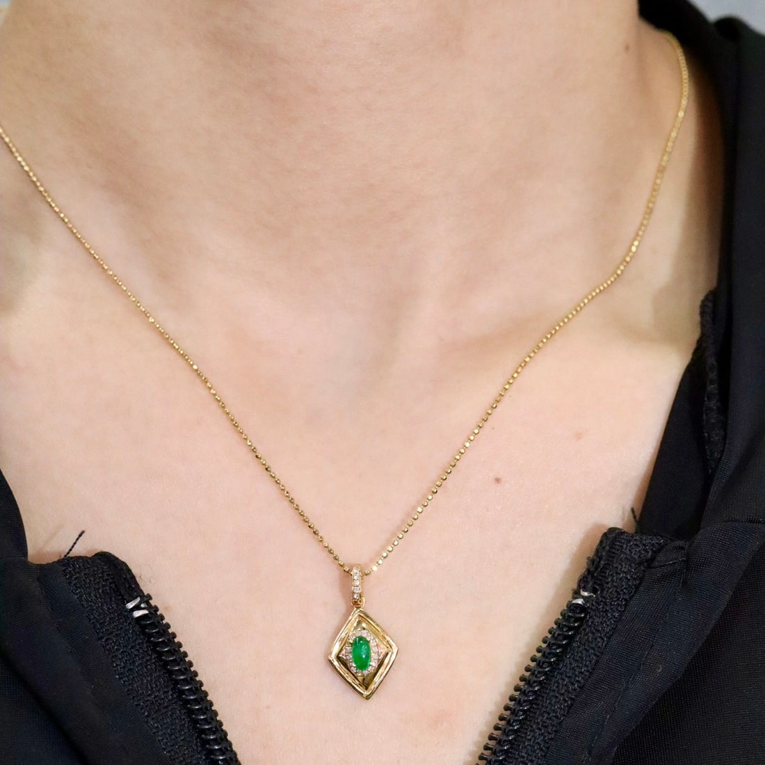 14k Gold 0.34 Ctw Natural Emerald & Diamond Necklace - 4