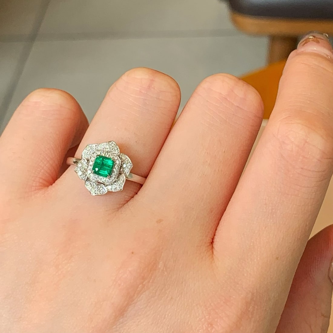 14k Gold 0.76 Ctw Natural Emerald & Diamond Ring - 3