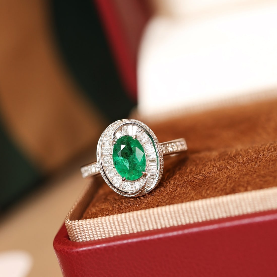 14k Gold 1.85 Ctw Natural Emerald & Diamond Ring - 2