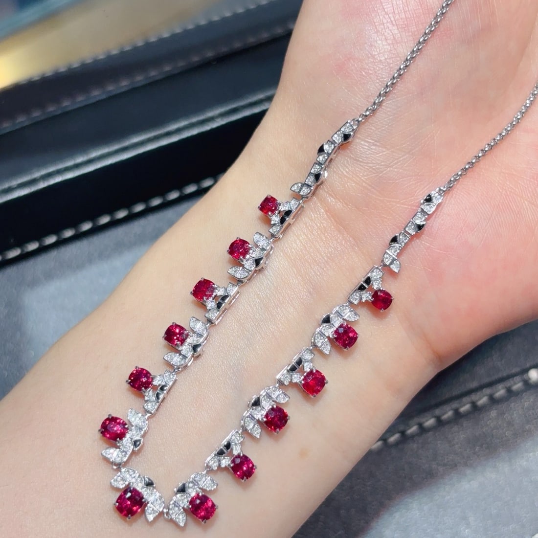 14k Gold 5 Ct Natural Ruby & Diamond Necklace: Ref:231132450 // gold content:14k gold // main gemstone:ruby // shape:cushion // carat weight:5ct // color:red // treatment:natural // // adjacent gemstone 2 : diamond // shape:round // clarity grade: