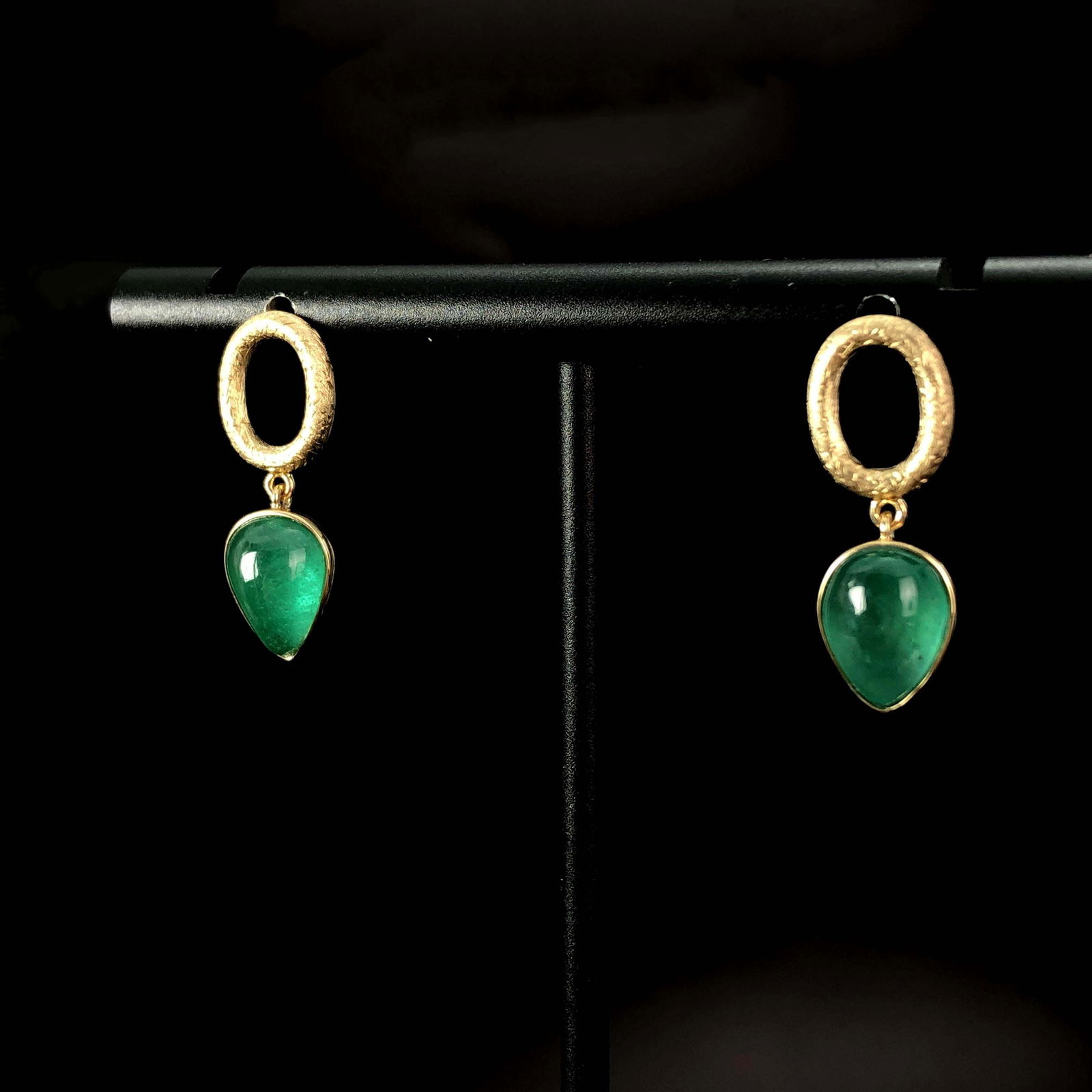 14k Gold 2.67 Ct Vivid Green Natural Emerald Earrings - 3