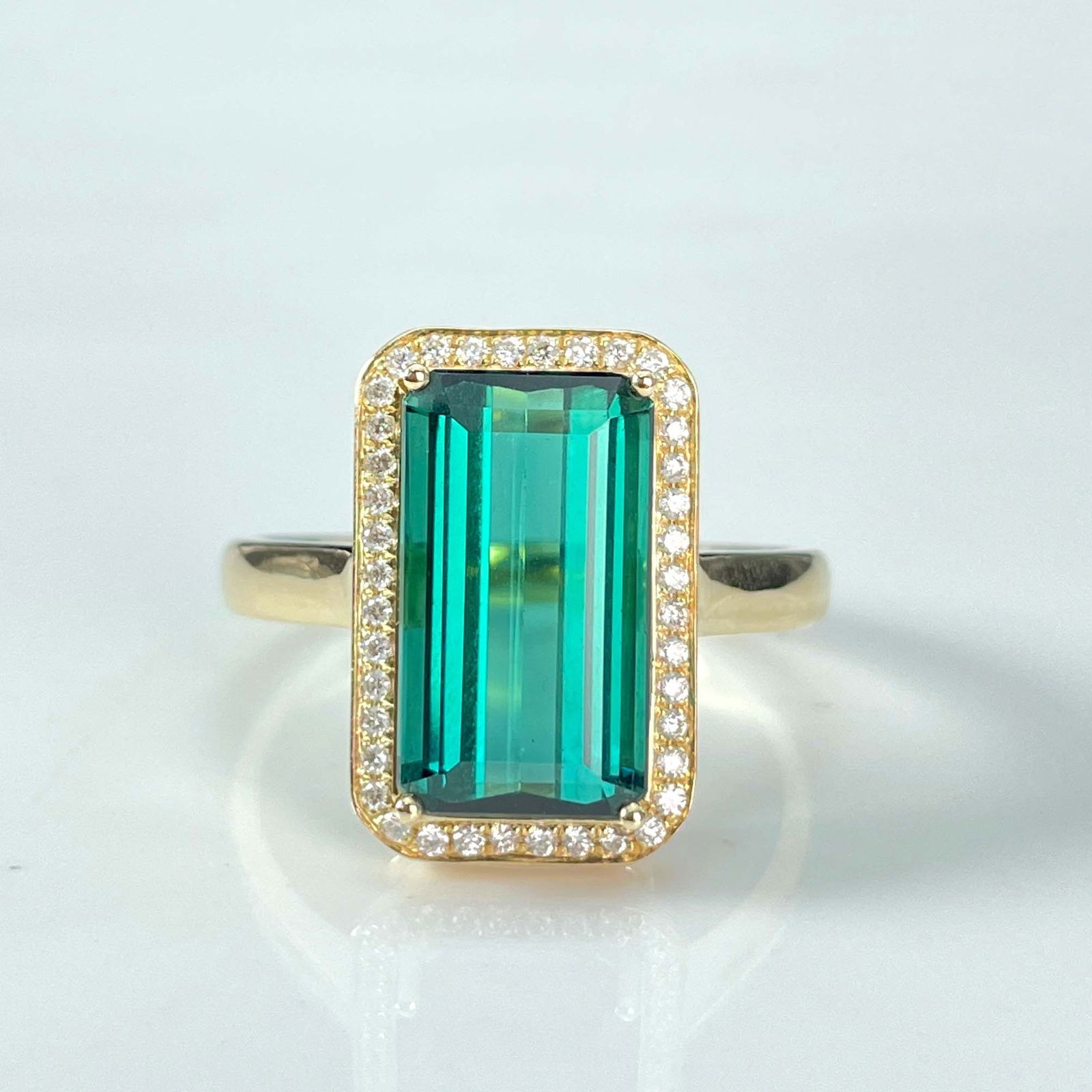 14k Gold 5 Ct Natural Tourmaline & Diamond Ring: Ref:230999005 // gold content:14k gold // ring size:7. 25us // // main gemstone:tourmaline // shape:octagonal // carat weight:5ct // color:green // treatment:natural // // adjacent gemstone 2 :