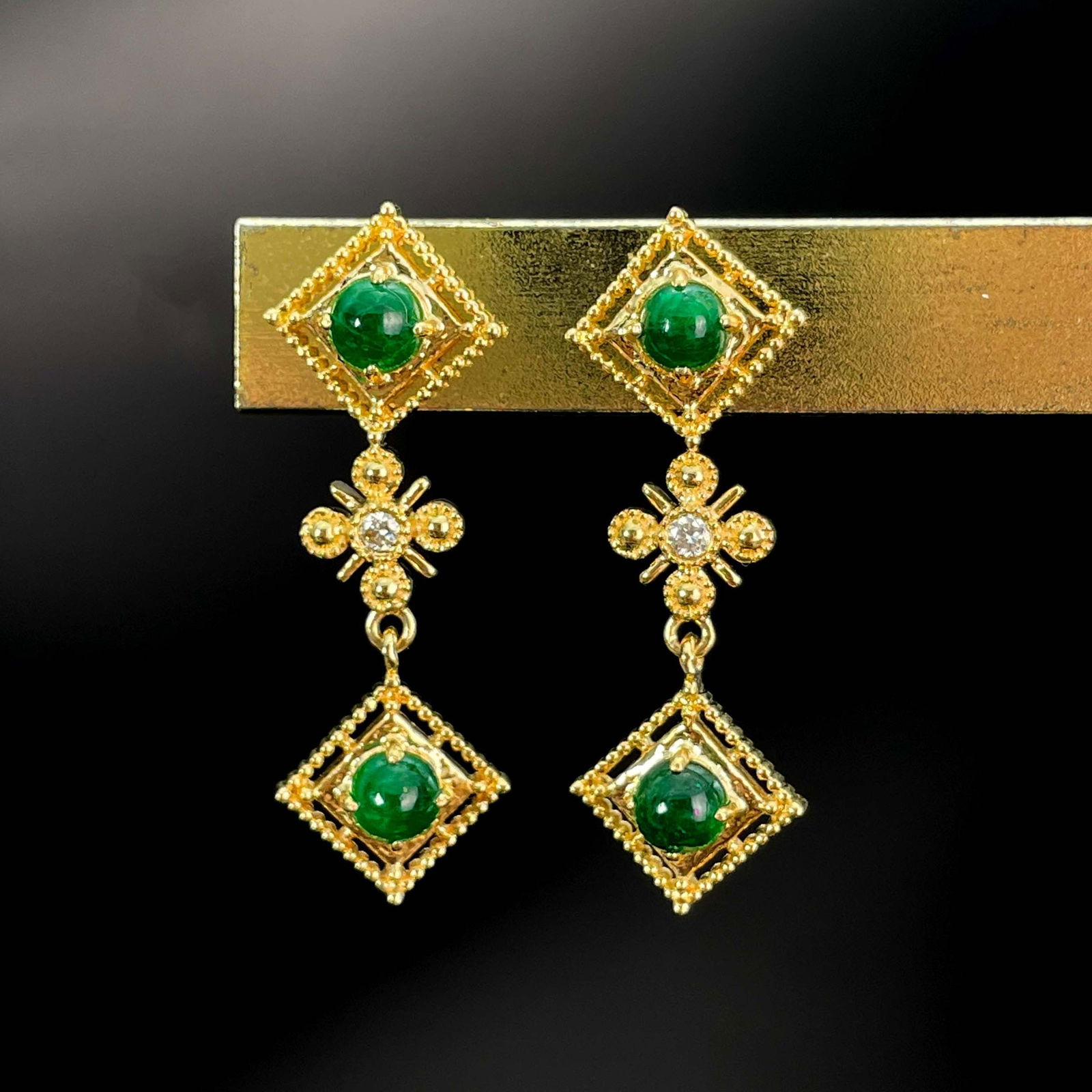 14k Gold 0.74 Ctw Vivid Green Natural Emerald & Diamond Earrings - 3