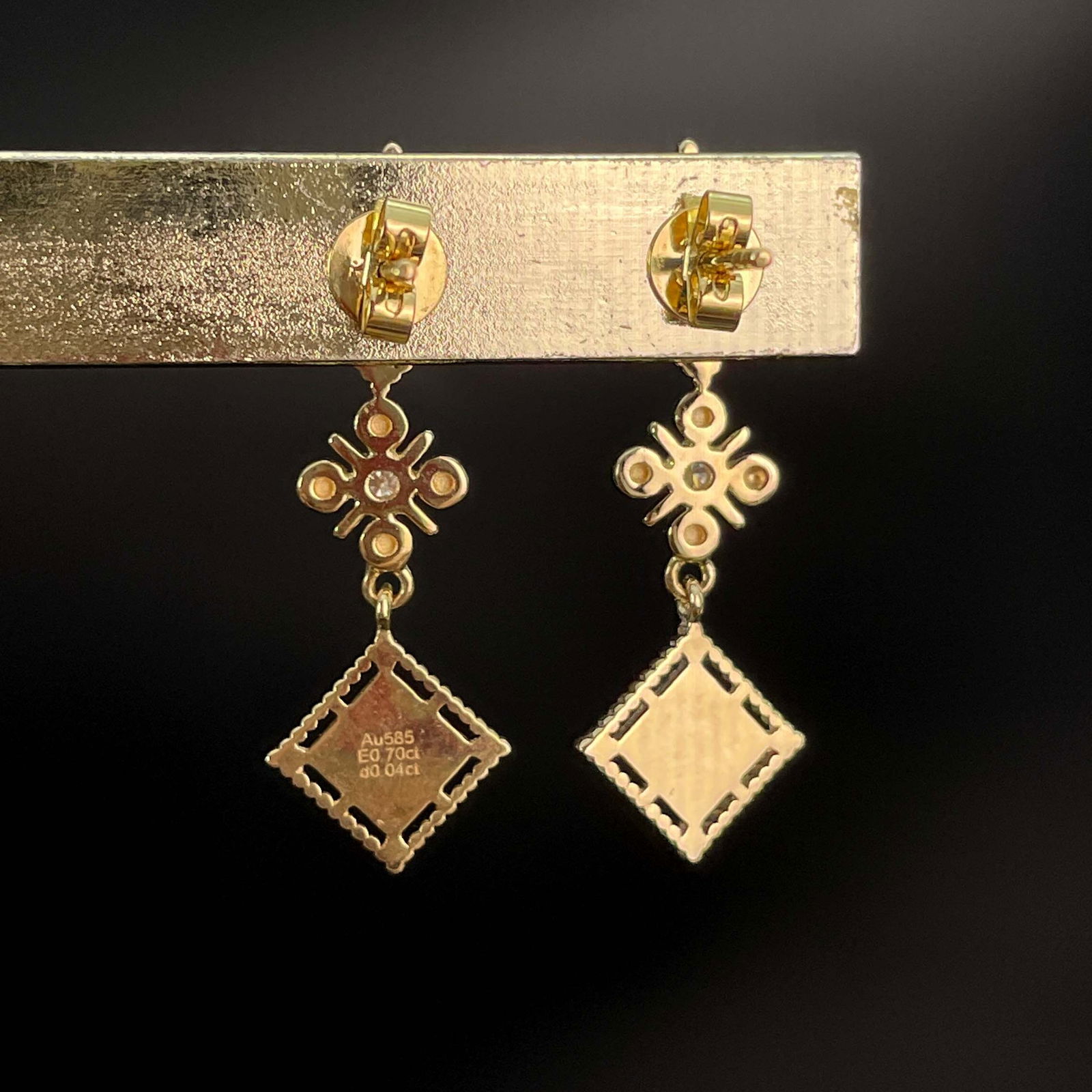 14k Gold 0.74 Ctw Vivid Green Natural Emerald & Diamond Earrings - 4