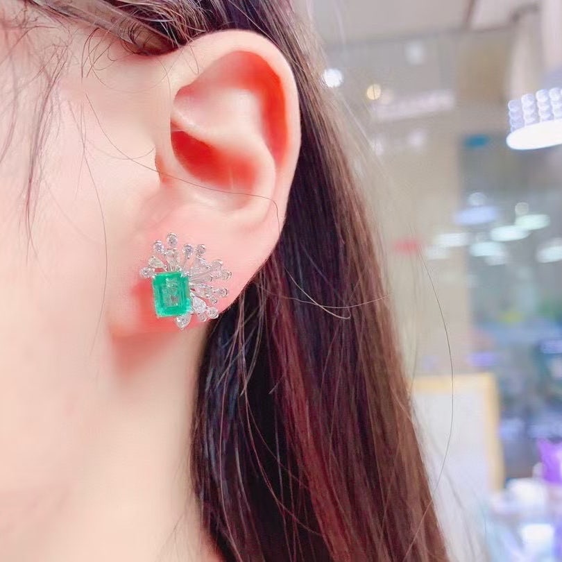 14k Gold 1.84 Ct Natural Emerald & Diamond Earrings - 6