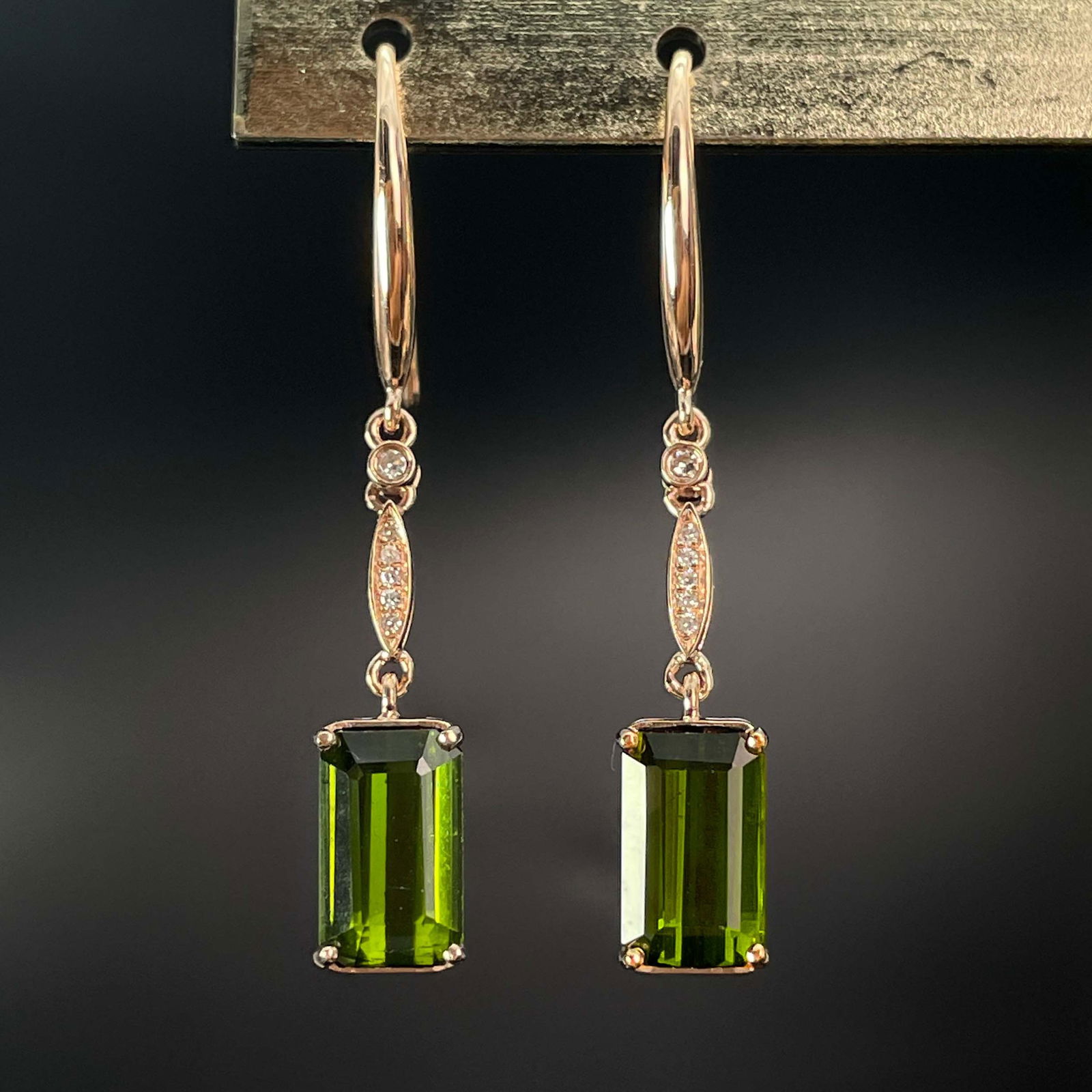 14k Gold 3.7 Ct Natural Tourmaline & Diamond Earrings: Ref:230999069 // gold content:14k gold // main gemstone:tourmaline // shape:octagonal // carat weight:3. 7ct // color:green // treatment:natural // // adjacent gemstone 2 : diamond // number of