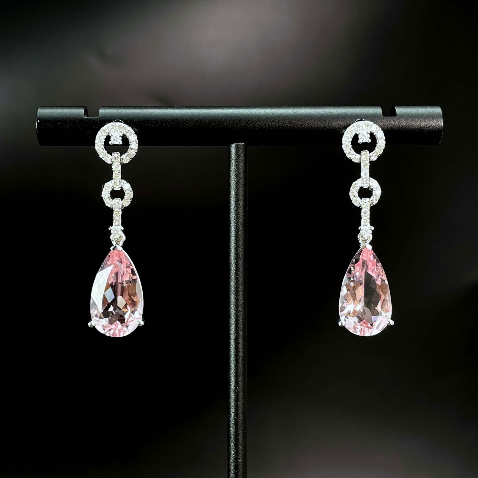 14k Gold 5.17 Ctw Natural Morganite & Diamond Earrings: Ref:230999091 // gold content:14k gold // main gemstone:morganite // shape:pear // carat weight:4. 85ct // color:pink // treatment:natural // // adjacent gemstone 2 : diamond // shape:round //