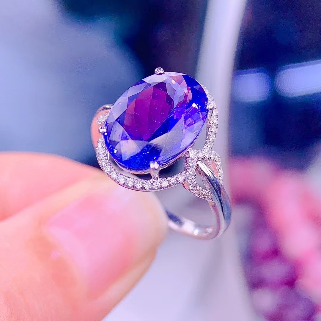 14k Gold 5 Ct Natural Tanzanite & Diamond Ring - 2