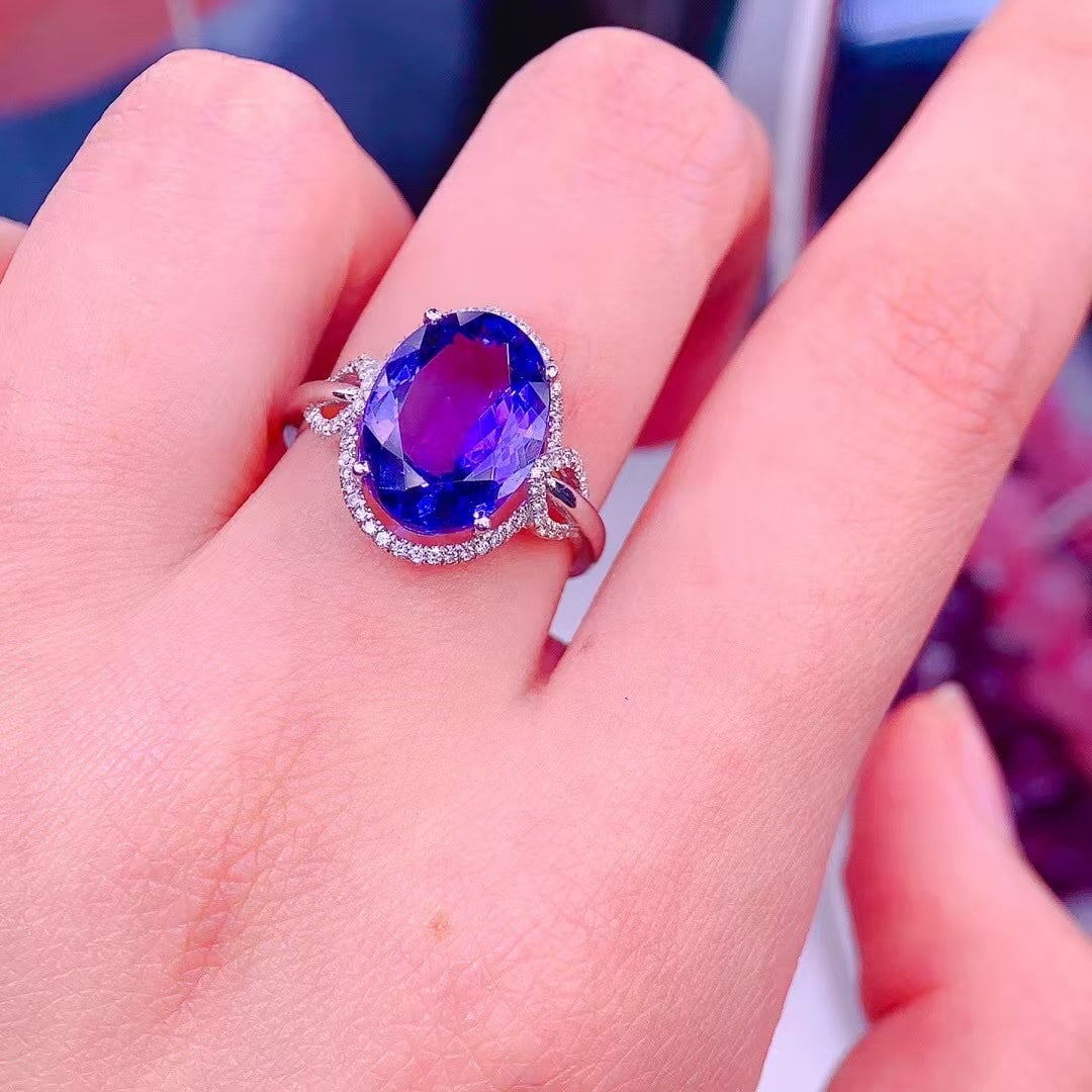 14k Gold 5 Ct Natural Tanzanite & Diamond Ring - 4