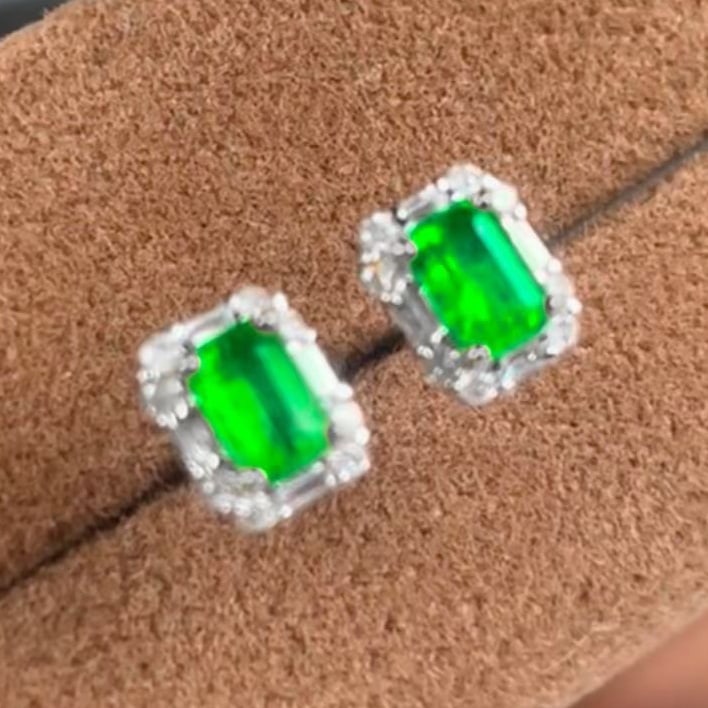 14k Gold 1.1 Ct Vivid Green Natural Emerald & Diamond Earrings - 2