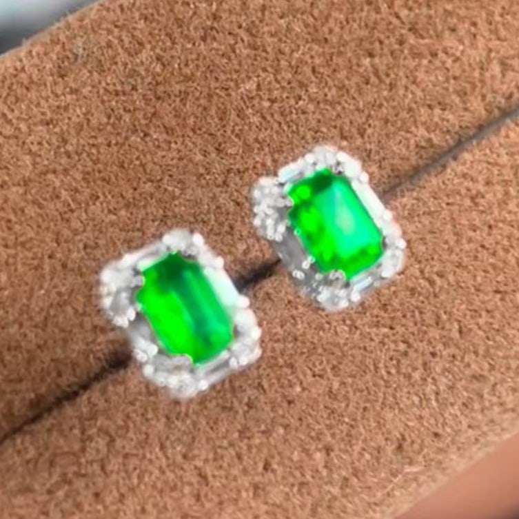 14k Gold 1.1 Ct Vivid Green Natural Emerald & Diamond Earrings - 3