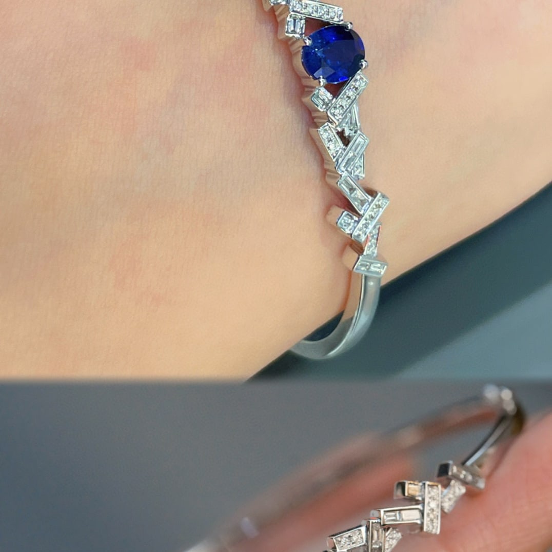 14k Gold 1.00 Ctw Natural Sapphire & Diamond Bangle - 4