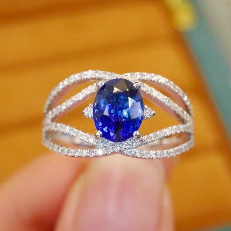 14k Gold 1.52 Ctw Natural Sapphire & Diamond Ring: Ref:231000061 // gold content:14k gold // ring size:7. 25us // // main gemstone:sapphire // shape:oval // carat weight:1. 18ct // color:royal blue // treatment:natural // // adjacent gemstone 2 :