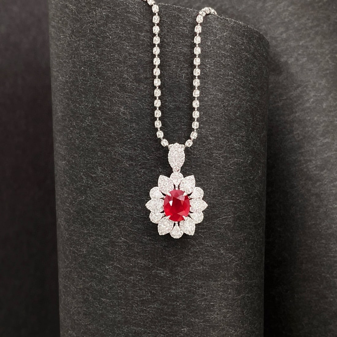 14k Gold 1.58 Ctw Natural Ruby & Diamond Pendant( Without Chain ): Ref:231000106 // gold content:14k gold // main gemstone:ruby // shape:oval // carat weight:1. 04ct // color:pigeonblood red // treatment:natural // // adjacent gemstone 2 : diamond //