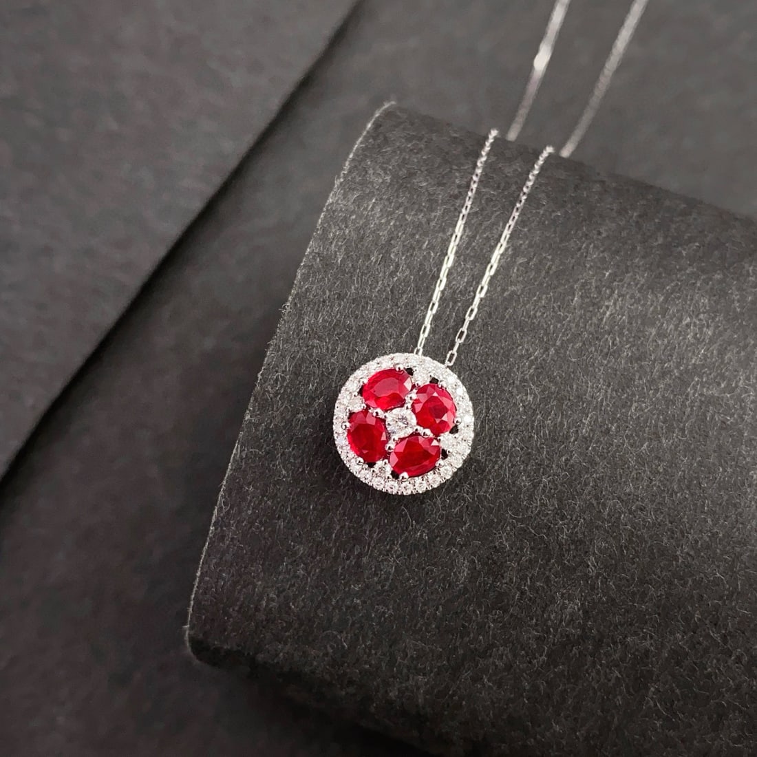 14k Gold 0.99 Ctw Natural Ruby & Diamond Necklace: Ref:231000132 // gold content:14k gold // main gemstone:ruby // shape:oval // carat weight:0. 8ct // color:red // treatment:natural // // adjacent gemstone 2 : diamond // shape:round // carat