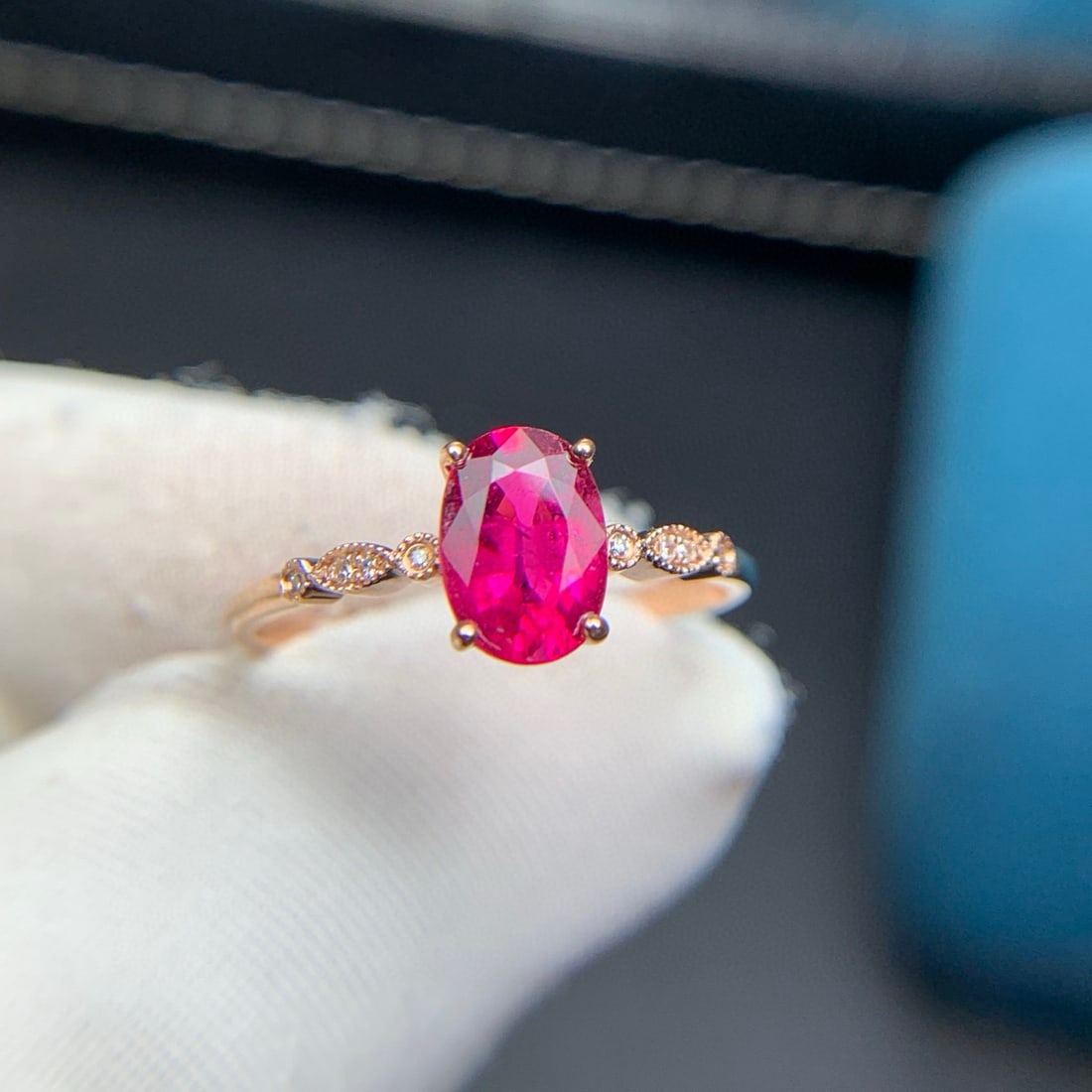 14k Gold 1.0 Ct Natural Tourmaline & Diamond Ring: Ref:231000138 // gold content:14k gold // ring size:7. 25us // // main gemstone:tourmaline // shape:oval // carat weight:1. 0ct // color:red // treatment:natural // // adjacent gemstone 2 :