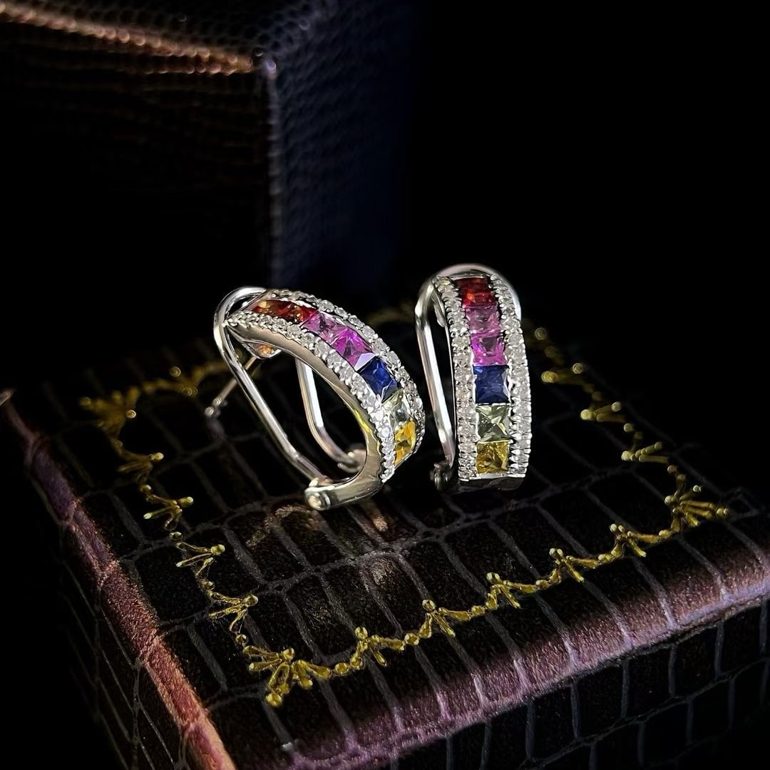 14k Gold 1.68 Ctw Natural Sapphire & Diamond Earrings: Ref:231000156 // gold content:14k gold // main gemstone:sapphire // shape:princess // carat weight:1. 4ct // color:color // treatment:natural // // adjacent gemstone 2 : diamond // shape:round //