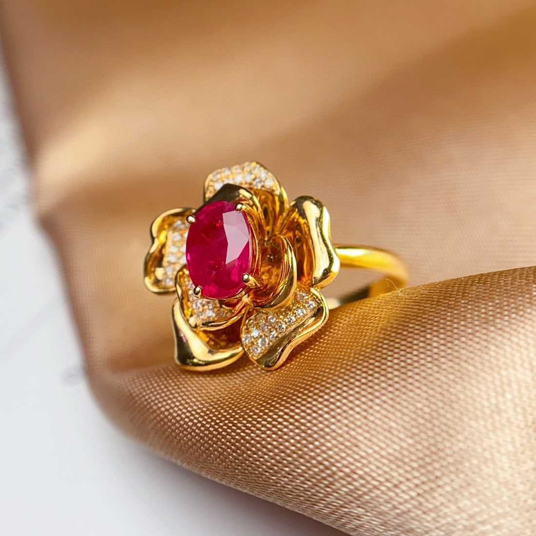 14k Gold 1.30 Ct Natural Ruby & Diamond Ring: Ref:231000234 // gold content:14k gold // ring size:7. 25us // // main gemstone:ruby // shape:oval // carat weight:1. 30ct // color:red // treatment:natural // // adjacent gemstone 2 : diamond // numb