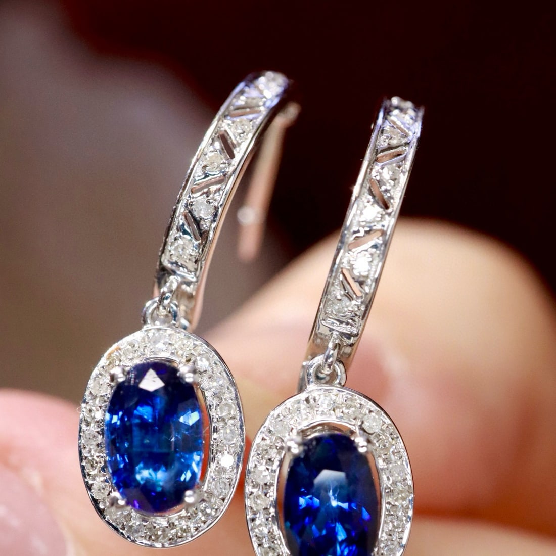 14k Gold 1.38 Ctw Natural Sapphire & Diamond Earrings: Ref:231000237 // gold content:14k gold // main gemstone:sapphire // shape:oval // carat weight:1. 24ct // color:royal blue // treatment:natural // // adjacent gemstone 2 : diamond // shape:round //