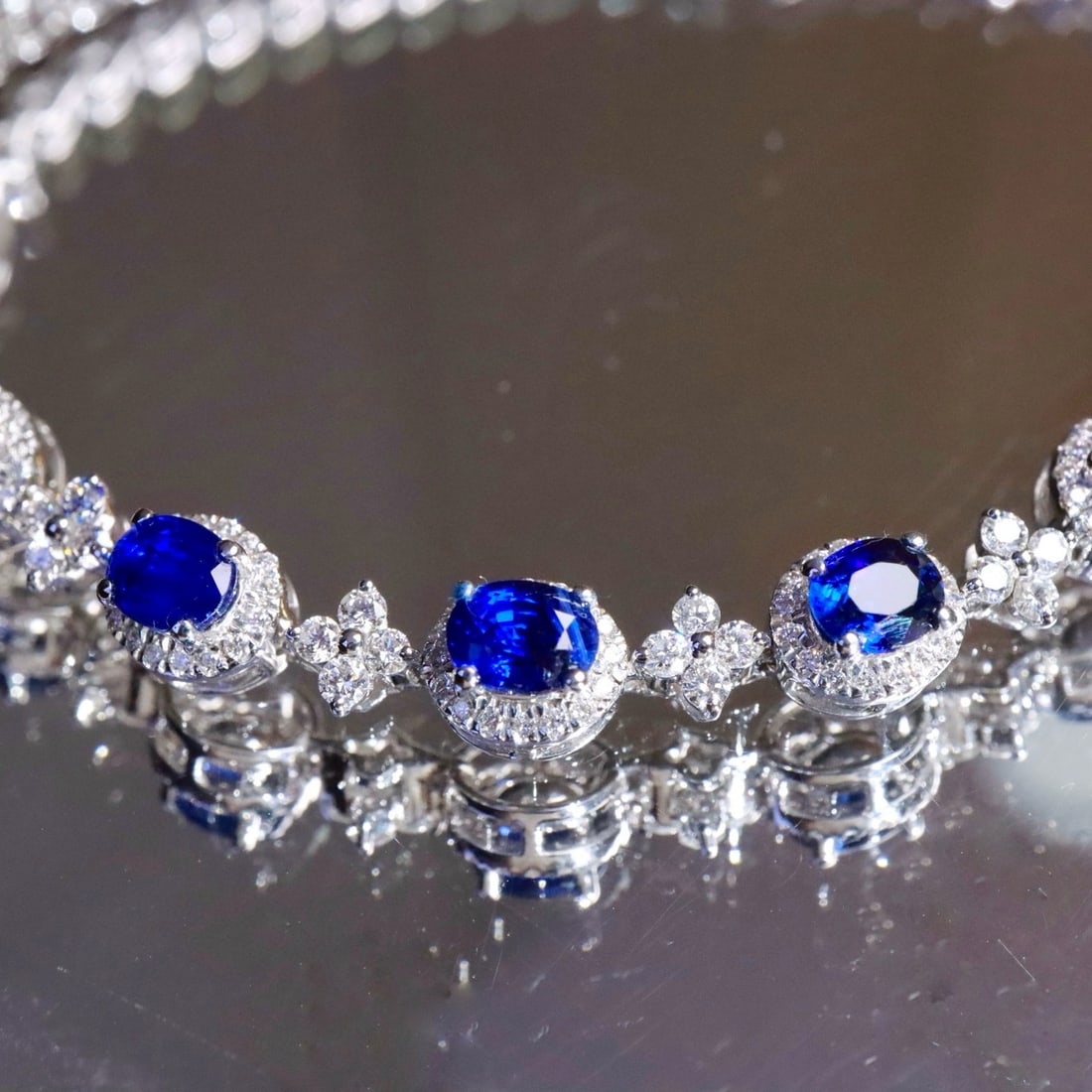 14k Gold 3.60 Ctw Natural Sapphire & Diamond Bracelet - 4
