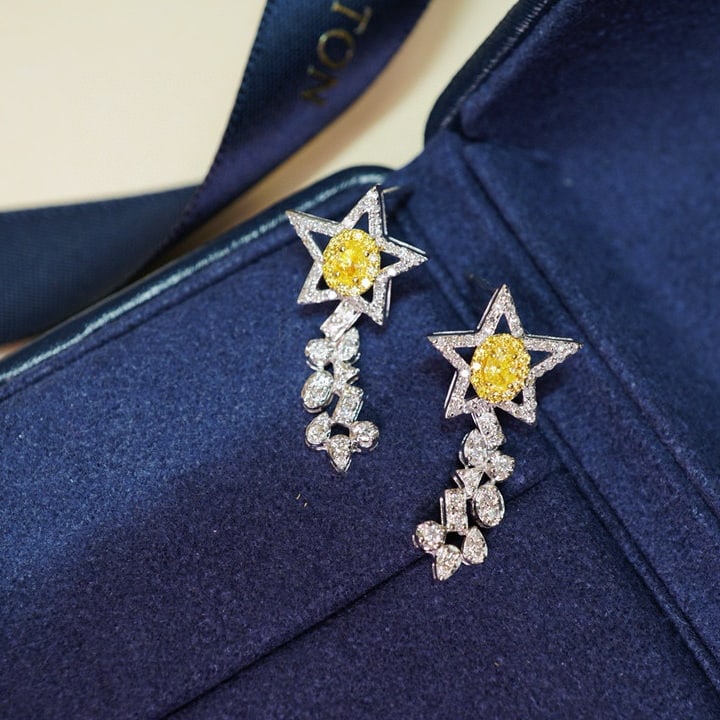 14k Gold 0.8 Ct Natural Color Diamond Earrings: Ref:231000251 // gold content:14k gold // main gemstone:diamond // shape:multiply // carat weight:0. 8ct // clarity grade:vs-si // color:color // treatment:natural // Condition: NewLow Estimate: