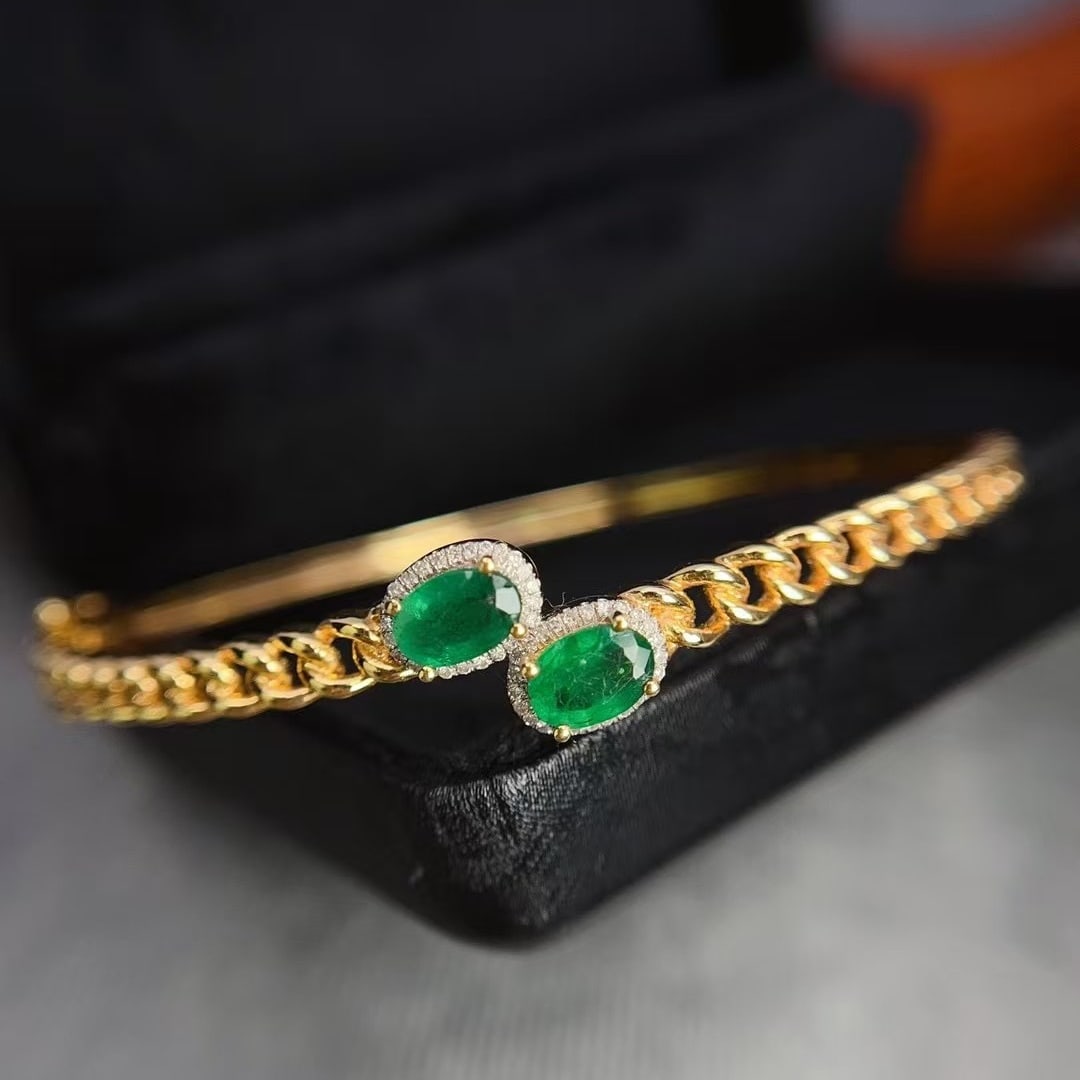 14k Gold 1.35 Ct Vivid Green Natural Emerald & Diamond Bangle - 6