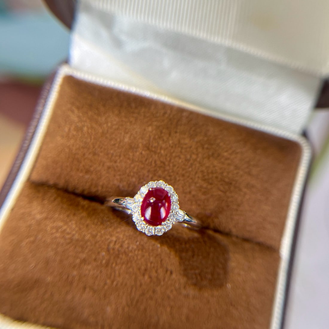 14k Gold 1.30 Ctw Natural Ruby & Diamond Ring: Ref:231000258 // gold content:14k gold // ring size:7. 25us // // main gemstone:ruby // shape:oval // carat weight:1. 02ct // color:red // treatment:natural // // adjacent gemstone 2 : diamond //