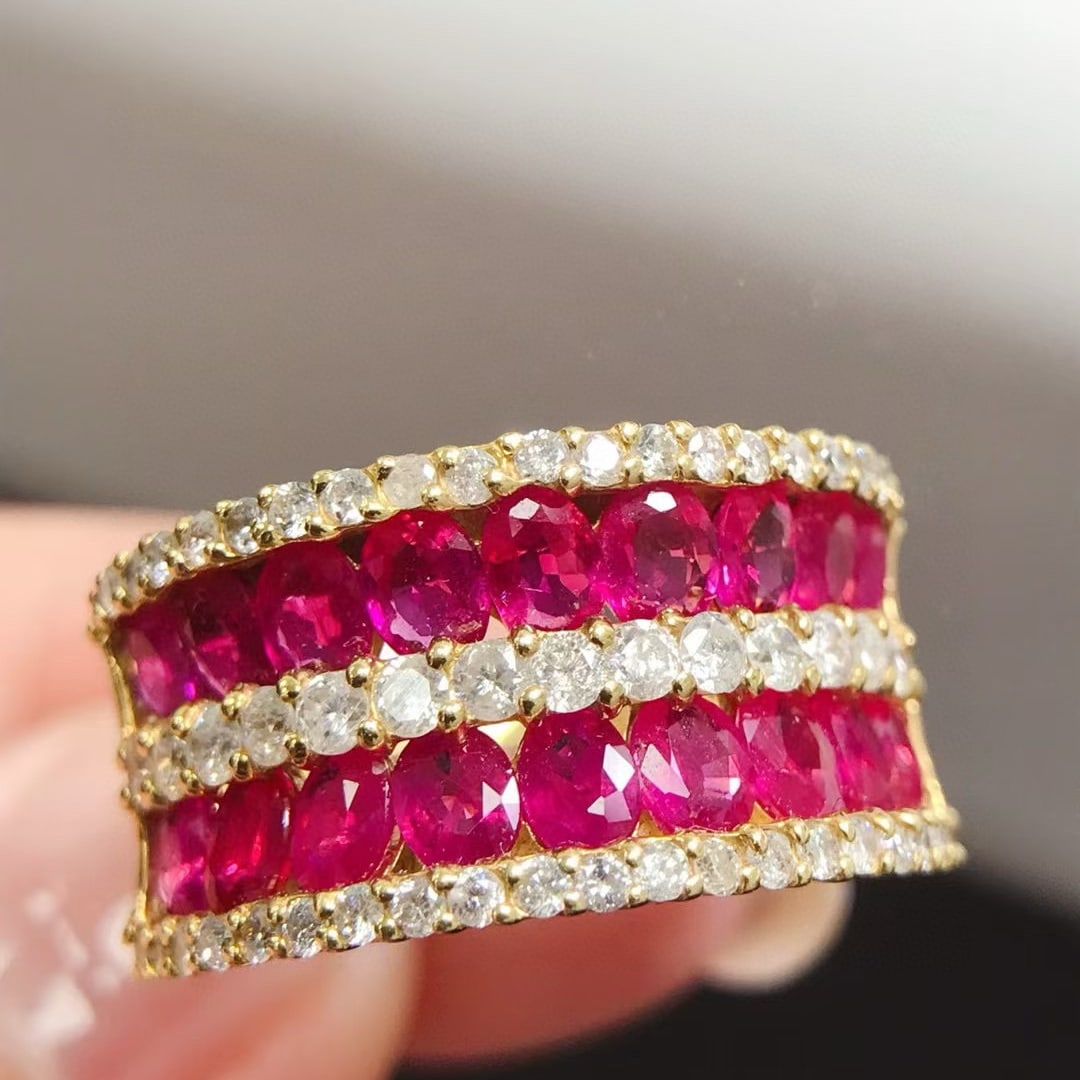 14k Gold 3.3 Ctw Natural Ruby & Diamond Ring: Ref:231000273 // gold content:14k gold // ring size:7. 25us // // main gemstone:ruby // shape:oval // carat weight:3ct // color:red // treatment:natural // // adjacent gemstone 2 : diamond // shape:ro