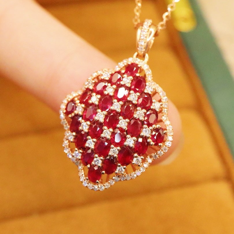 14k Gold 3.10 Ctw Natural Ruby & Diamond Pendant( Without Chain ): Ref:231000274 // gold content:14k gold // main gemstone:ruby // shape:oval // carat weight:2. 65ct // color:pigeonblood red // treatment:natural // // adjacent gemstone 2 : diamond // number of