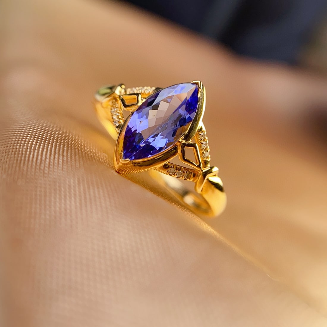 14k Gold 1.15 Ct Natural Tanzanite & Diamond Ring - 5